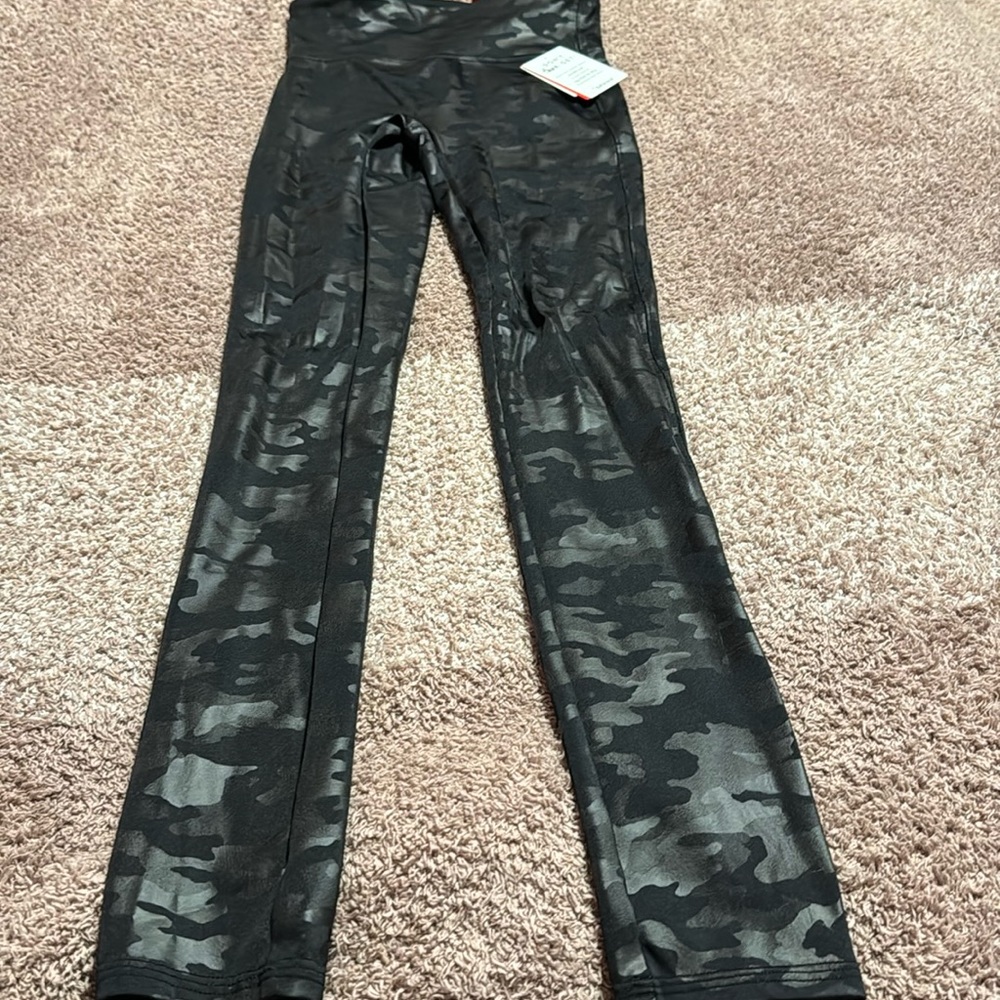 NWT FAUX CAMO LEATHER SPANX size xs
